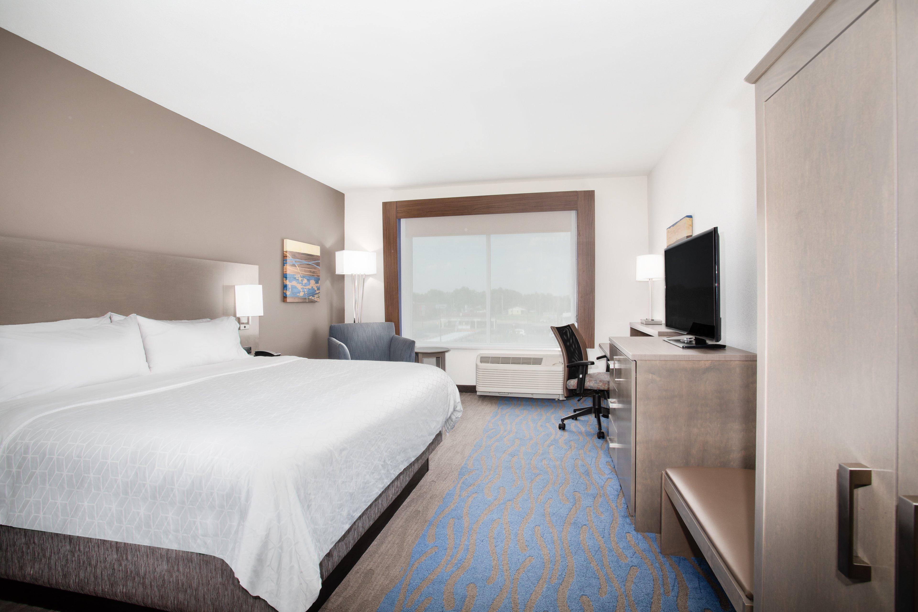 Holiday Inn Express & Suites Great Bend By Ihg Exterior photo