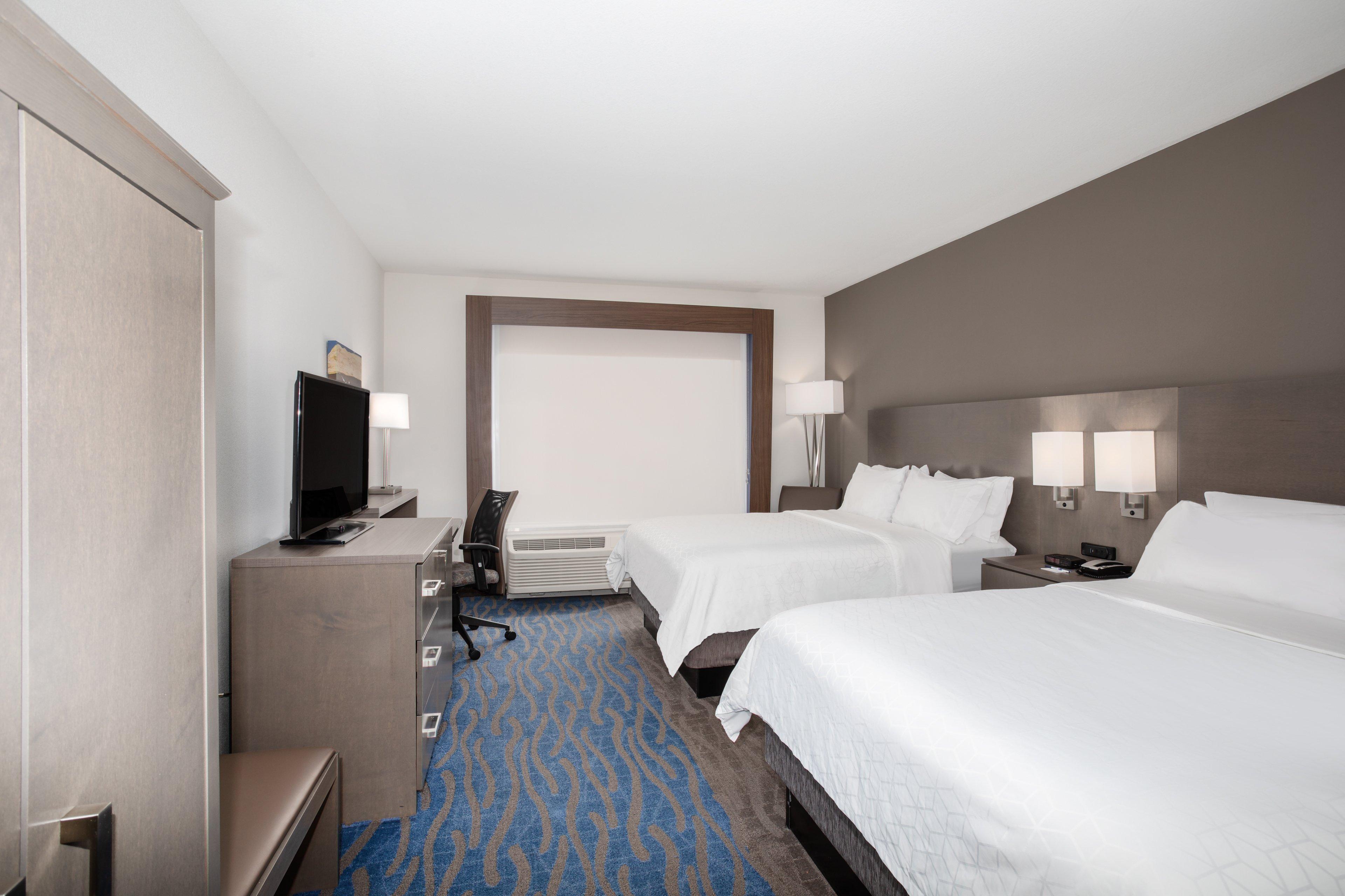 Holiday Inn Express & Suites Great Bend By Ihg Exterior photo